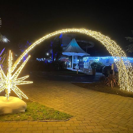 Rockley Park Private Holiday Homes Пул Екстериор снимка