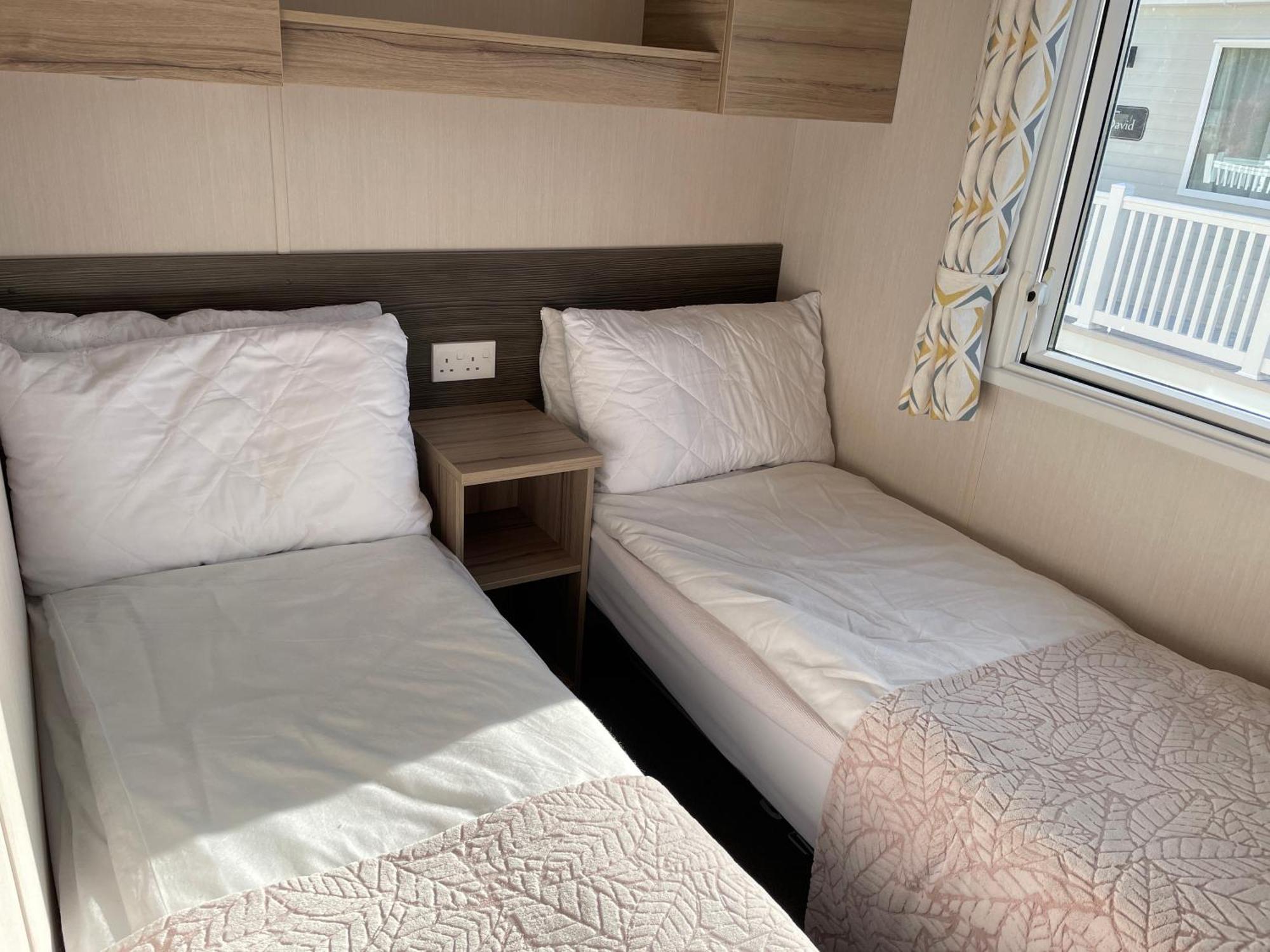 Rockley Park Private Holiday Homes Пул Екстериор снимка
