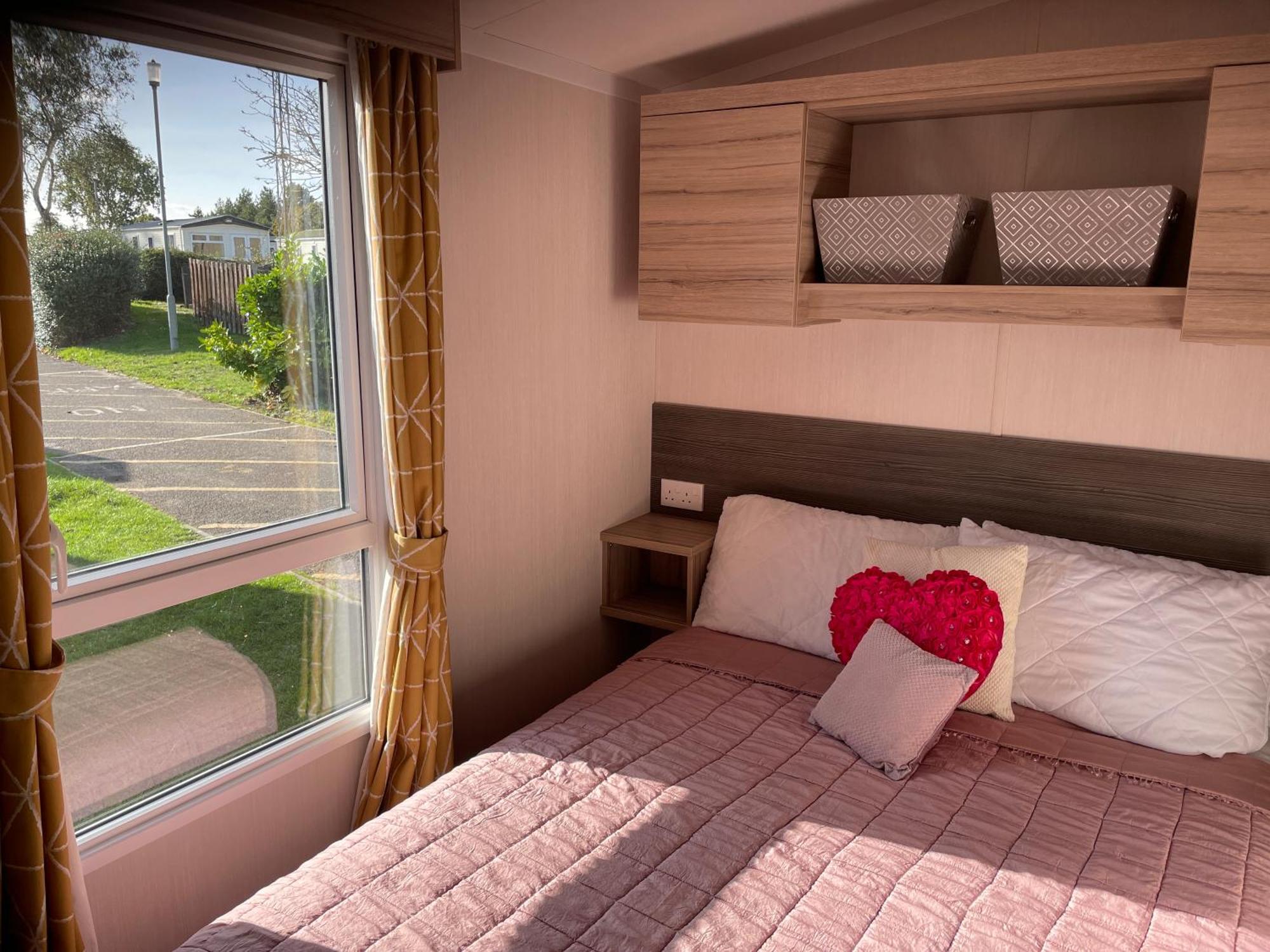 Rockley Park Private Holiday Homes Пул Екстериор снимка