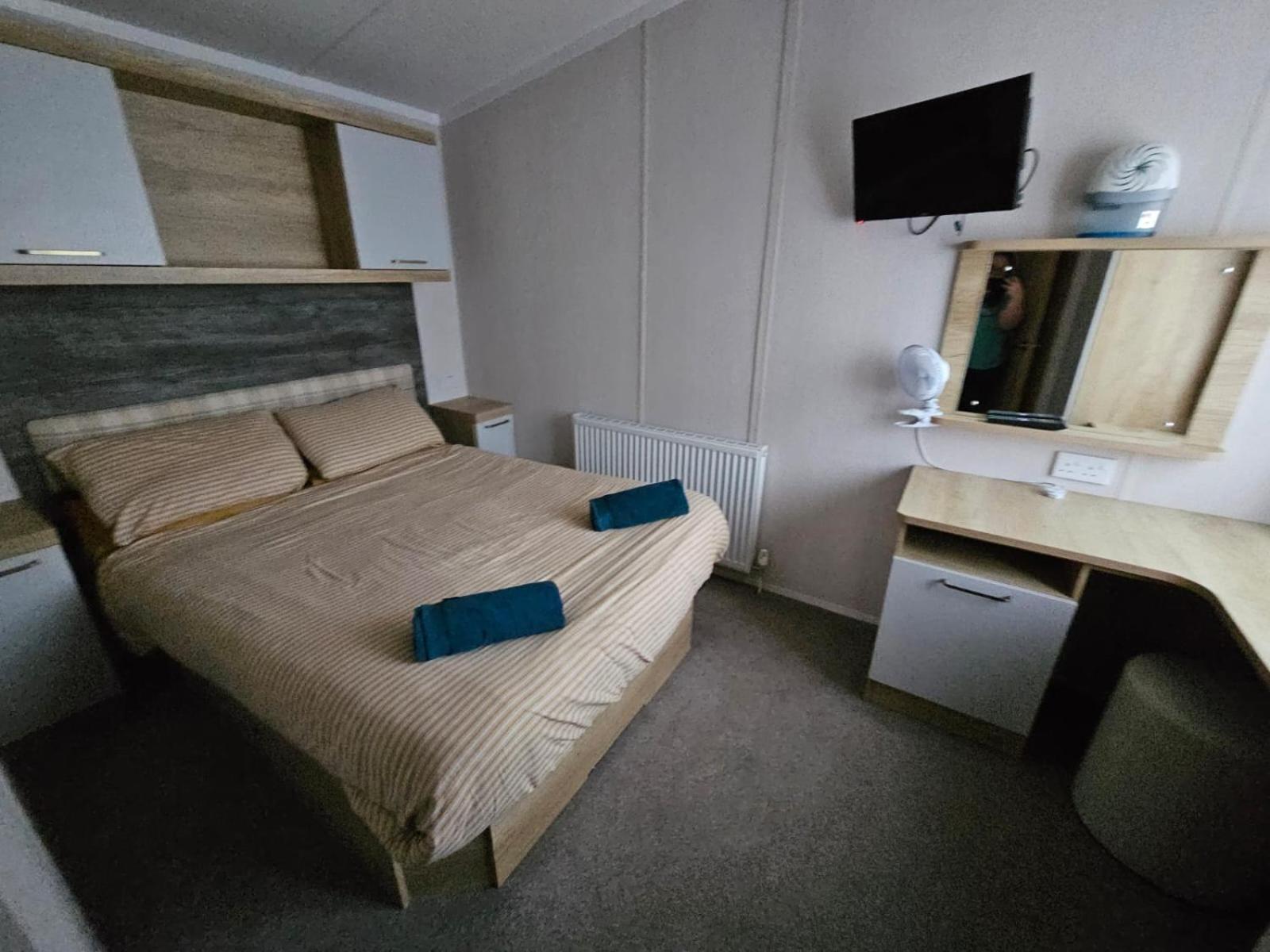 Rockley Park Private Holiday Homes Пул Екстериор снимка