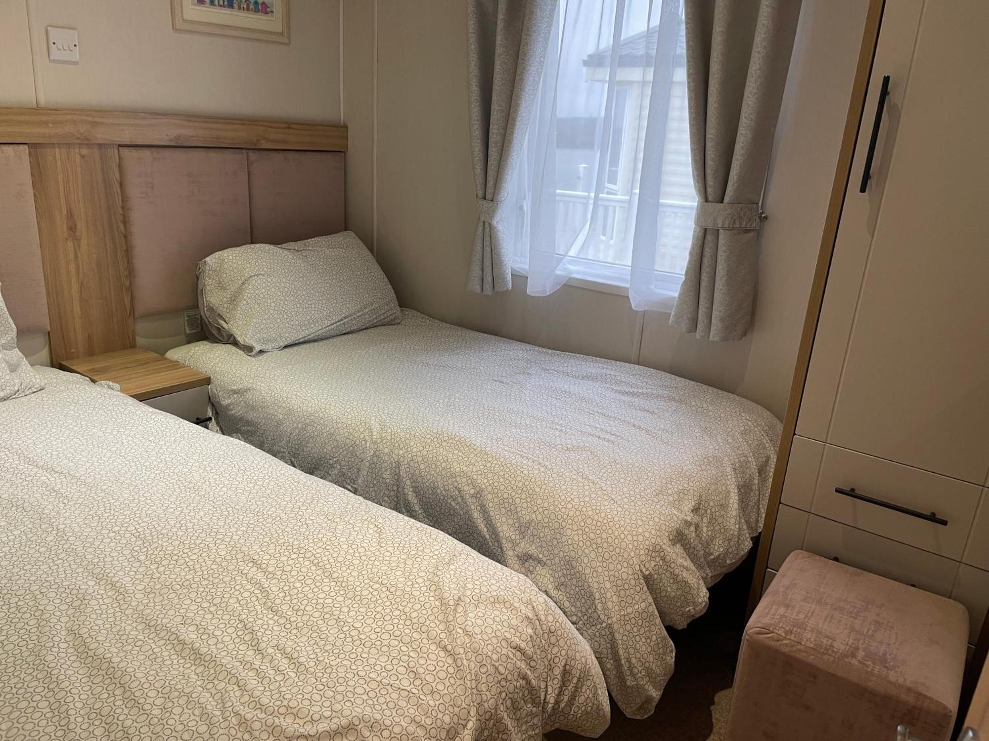 Rockley Park Private Holiday Homes Пул Екстериор снимка