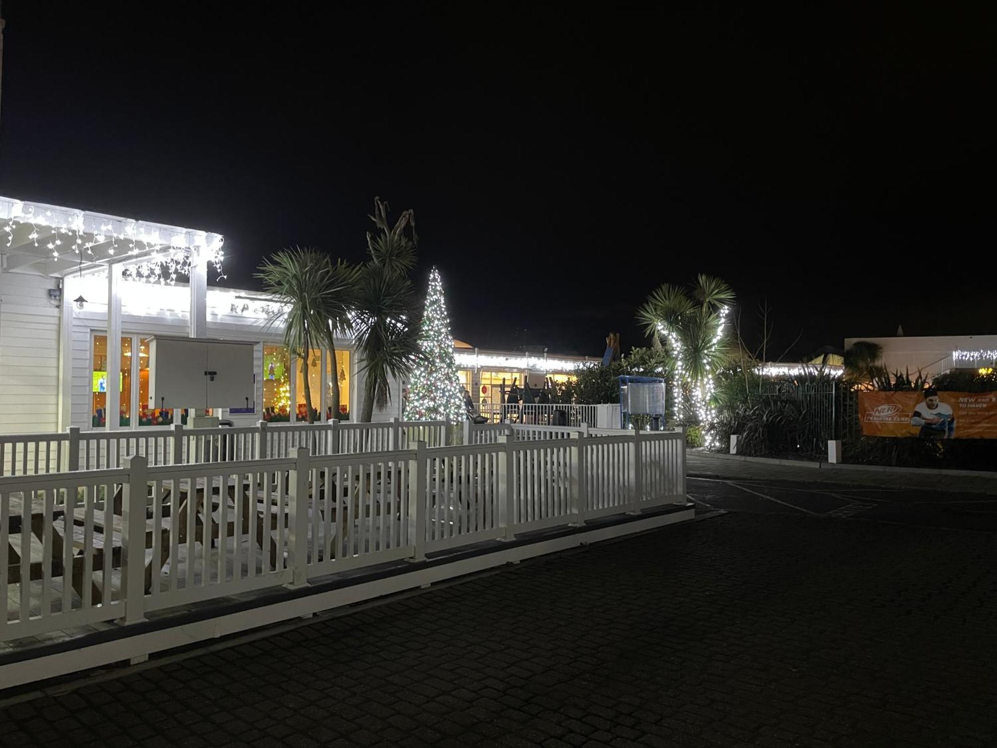 Rockley Park Private Holiday Homes Пул Екстериор снимка
